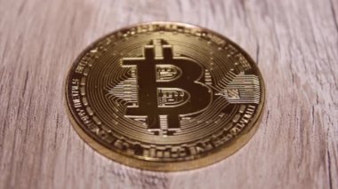 Sanal cryptocurrency para Bitcoin altın sikke Avrupa Birliği AB Euro 20 banknotlar üzerinde
