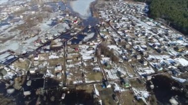 Quadcopter çekim erken Bahar Nehri