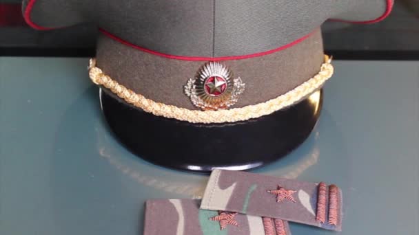 CAP and epaulettes of the Russian army — Stock Video