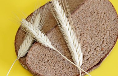 Siyah çavdar ekmeği sivri çavdar