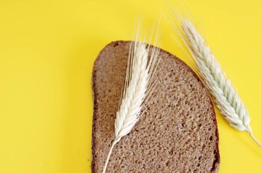 Siyah çavdar ekmeği sivri çavdar