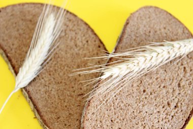 Siyah çavdar ekmeği sivri çavdar