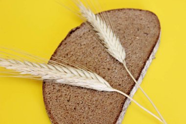 Siyah çavdar ekmeği sivri çavdar