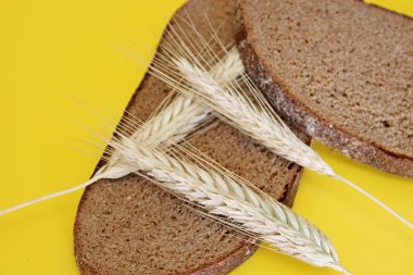 Siyah çavdar ekmeği sivri çavdar