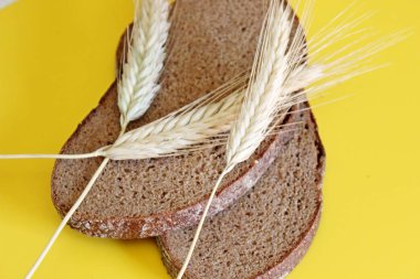 Siyah çavdar ekmeği sivri çavdar