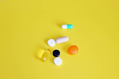 Farmasötik haplar ve vitaminler