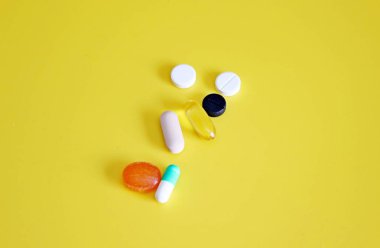 Farmasötik haplar ve vitaminler