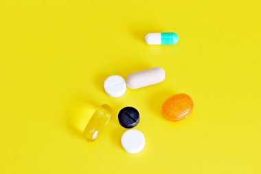 Farmasötik haplar ve vitaminler