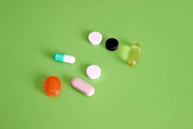 Farmasötik haplar ve vitaminler