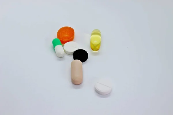 Comprimidos farmacêuticos e vitaminas — Fotografia de Stock