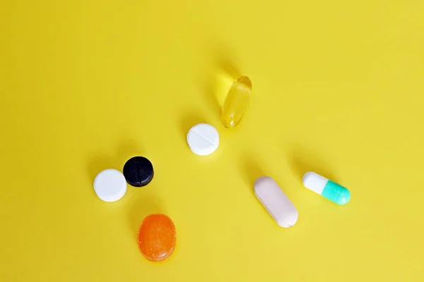 Farmaceutiska piller och vitaminer — Stockfoto