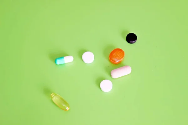 Comprimidos farmacêuticos e vitaminas — Fotografia de Stock