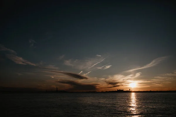 Güzel Günbatımı Gökyüzü Arka Plan Üzerinde — Stok fotoğraf