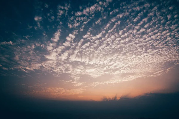 Schöner Sonnenuntergang Himmel Auf Dem Hintergrund — Stockfoto