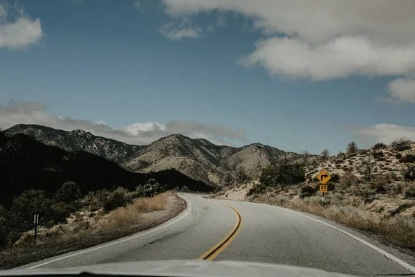 Signo Giro Agudo Camino Montaña — Foto de Stock