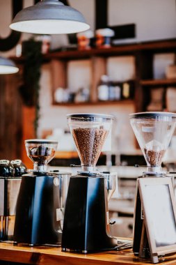 Kahve çekirdekleri taşlama kapsayıcılar Cafe