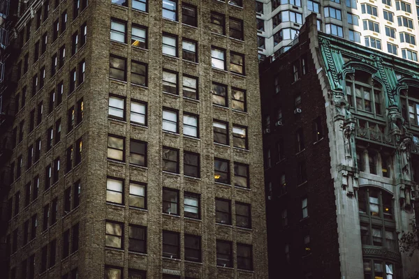 晚上在曼哈顿市中心的风景 — 图库照片