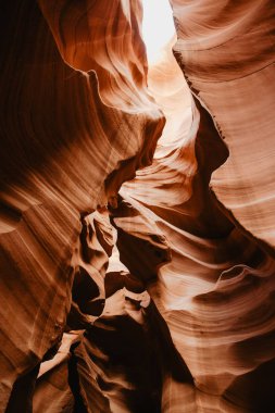 canlı renkler erozyona uğramış kumtaşı kaya kanyon, ABD. kırmızı dalga aşınmış
