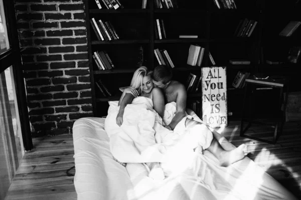 Noir Blanc Photo Jeune Couple Amoureux — Photo