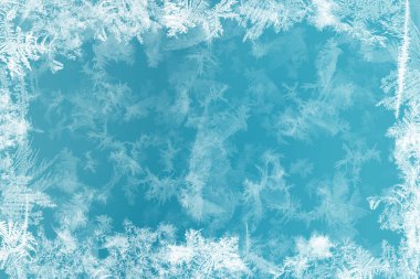 Frost kalıpları donmuş pencere Noel bir simgesi olarak üzerinde merak ediyorum. Noel ve yeni yıl arka plan.
