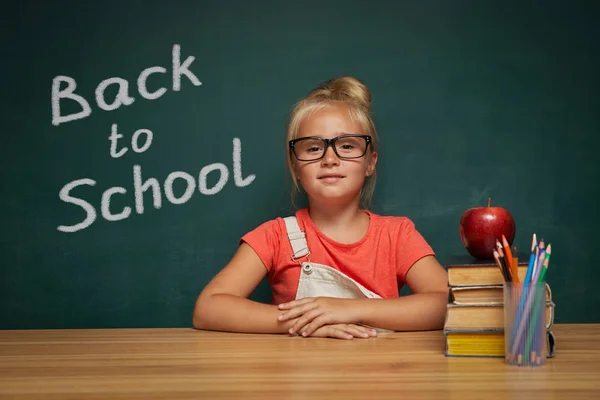 Bambino in classe — Foto Stock