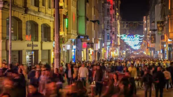 伊斯坦布尔 土耳其塔克西姆 2017年11月19日 晚上伊斯坦布尔塔克西姆 伊斯蒂克拉尔街的热门旅游目的地 延时视频 — 图库视频影像
