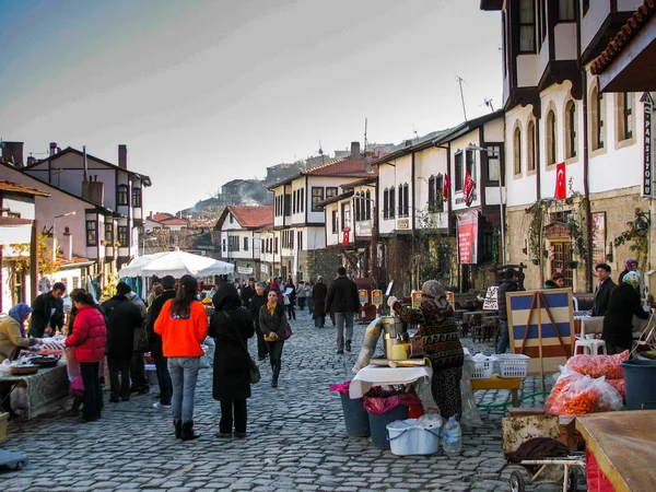 Beypazarı, Ankara / Türkiye - Aralık 11 2008: Beypazarı ilçe merkezi ve geleneksel evleri
