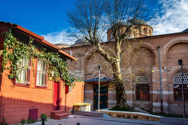 Старый Деревянный Дом Мечеть Молла Зейрек Стамбул Турция — стоковое фото