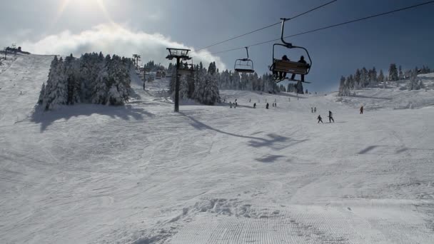 Estación Esquí Invierno Telesilla Gente Esquiando Uludag Mountain Bursa Turquía — Vídeo de stock