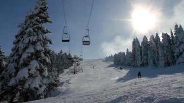 Kış Kayak Merkezi, teleferik, Kayak insanlar. Uludağ dağ, Bursa, Türkiye