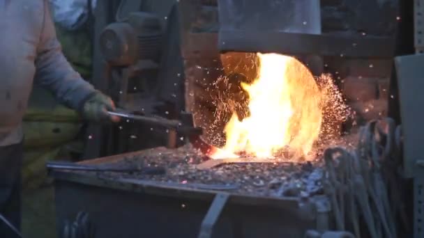 Forgeage Fer Forgé Atelier — Video