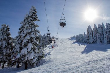 Kış Kayak Merkezi, teleferik, Kayak insanlar. Uludağ dağ, Bursa, Türkiye
