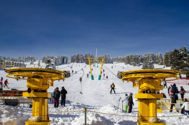 Uludağ, Bursa / Türkiye - 22 Ocak 2019: kış Kayak Merkezi. Ski lift makine, Uludağ dağ