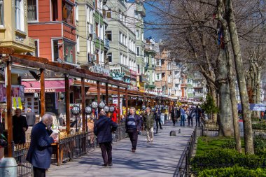 Fatih, Istanbul / Türkiye - 04 Mart 2019: Fatih kadınlar ın Bazaarı dükkan ve insanların günlük yaşam