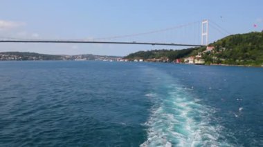Gemiden İstanbul manzarası. Boğaziçi ve Boğaziçi Köprüsü manzarası