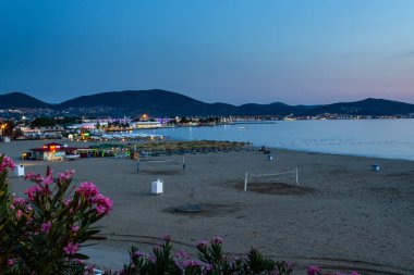 Ören, Burhaniye, Balıkesir / Türkiye - 12 Temmuz 2019: Burhaniye ilçesinin popüler turistik Oren Plajı Gece Panoramik manzarası