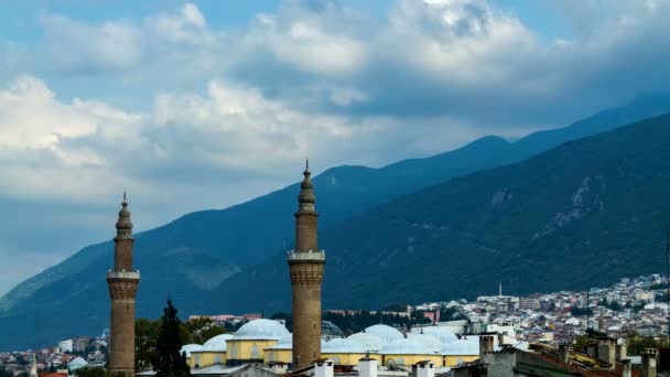 Minareto Della Moschea Bursa Ulu Cami Vista Sulle Montagne Uludag — Video Stock