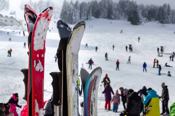 Snow Skis People Skiing Ski Resort Winter Ski Season Mountain — Stock Photo, Image