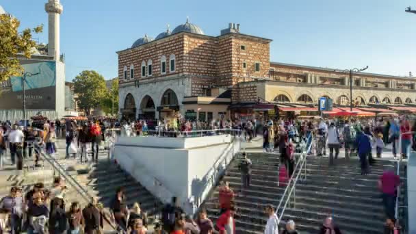 Eminonu イスタンブール トルコ 2019年10月9日 イスタンブールEminonu Square Bazaar Misir Bazar 市場や生活の中で買い物をする人々 — ストック動画