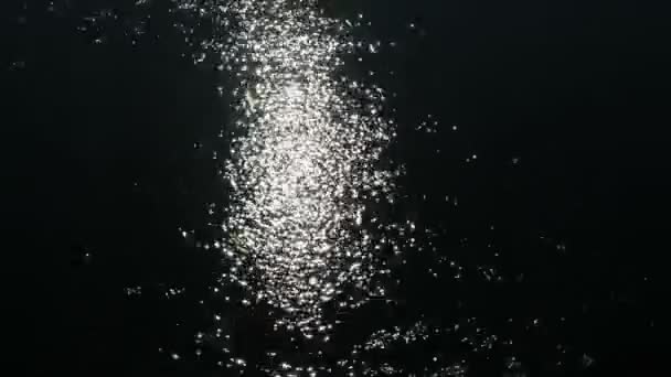 Sole Riflessione Della Luce Sull Acqua Che Scorre Lampo Luce — Video Stock