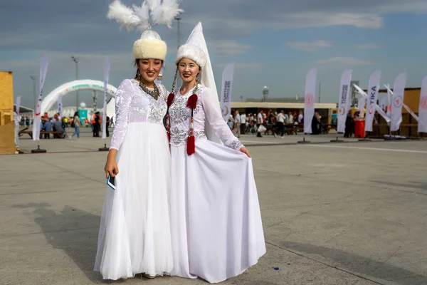 Stambuł Turcja Października 2019 Festiwal Kulturalny Etnospor Dwie Kirgiskie Młode — Zdjęcie stockowe