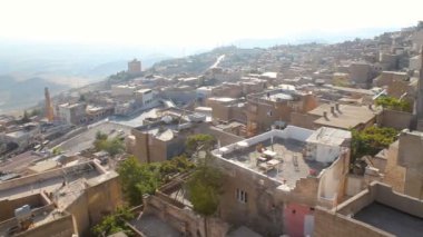 Tarihi eski Mardin şehri panoramik manzarası. Türkiye
