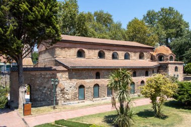 Iznik Bursa Türkiye 28 Temmuz 2025: İznik Ayasofya Orhan Camii / Kilisesi, bugün cami olarak kullanılan bir bazilika, Roma döneminde 4.-5. yüzyılda inşa edilmiş bir kilise. Dış görünüm