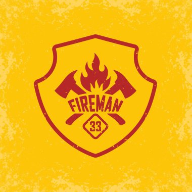 Kırmızı bir kalkanın renkli çizimi, çapraz baltalar, ateş ve sarı bir arkaplanda yazı. Eski tarz, grunge dokulu vektör illüstrasyonu. İtfaiyeci logosu çizimi.