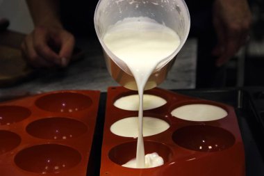 Hindistan cevizi sütü asabi tatlı.