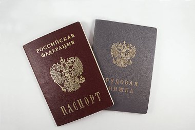 Pasaport ve emek belge, renkli bir arka plan üzerinde iş deneyimi.