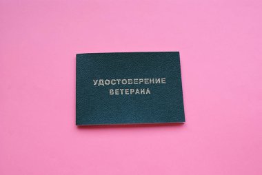 Emeklilik kimliği, Gaziler belge karanlık bir arka plan üzerinde ..