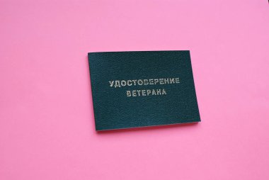 Emeklilik kimliği, Gaziler belge karanlık bir arka plan üzerinde ..