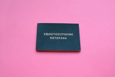 Emeklilik kimliği, Gaziler belge karanlık bir arka plan üzerinde ..