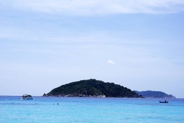 Tropikal Adası Tayland, okyanus, taşlar.